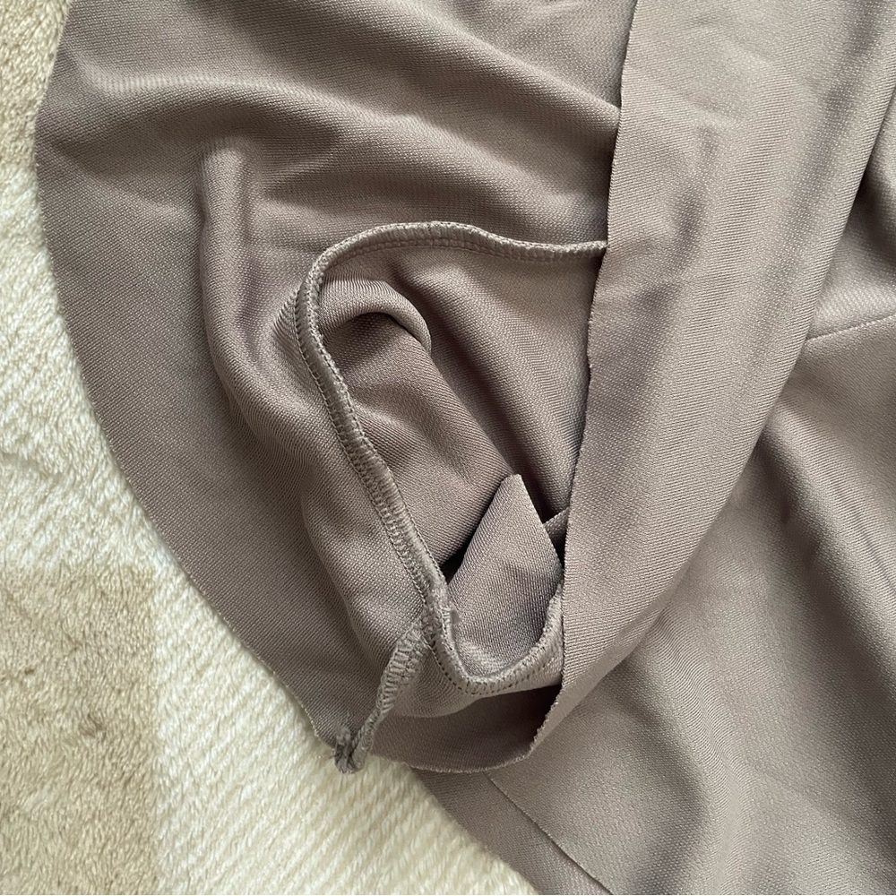 H&M Basic Collection Taupe Flowy Shorts with Black Waistband - Picture 5 of 6